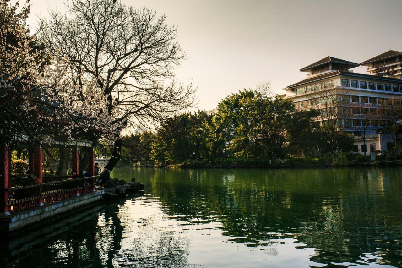 Guilin Ronghu Hotel Exterior photo